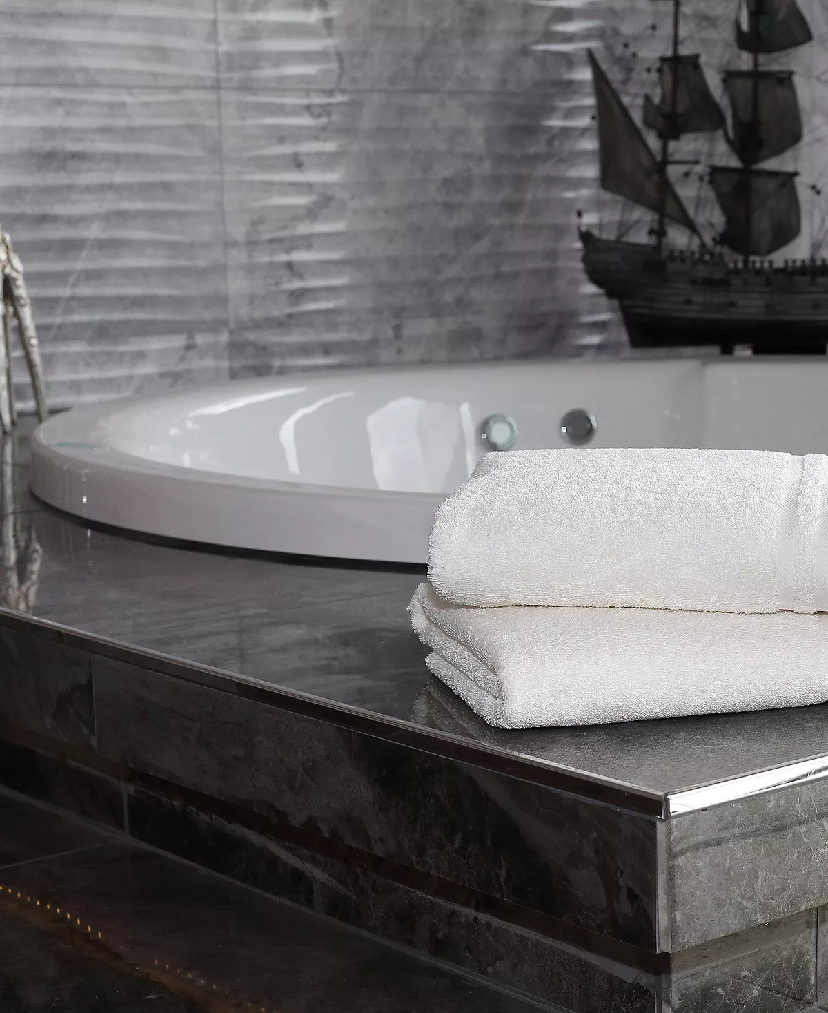 Linum Home Denzi 2-Pc. Bath Towel Set 8 Linum Home Denzi 2-Pc. Bath Towel Set - Image 6