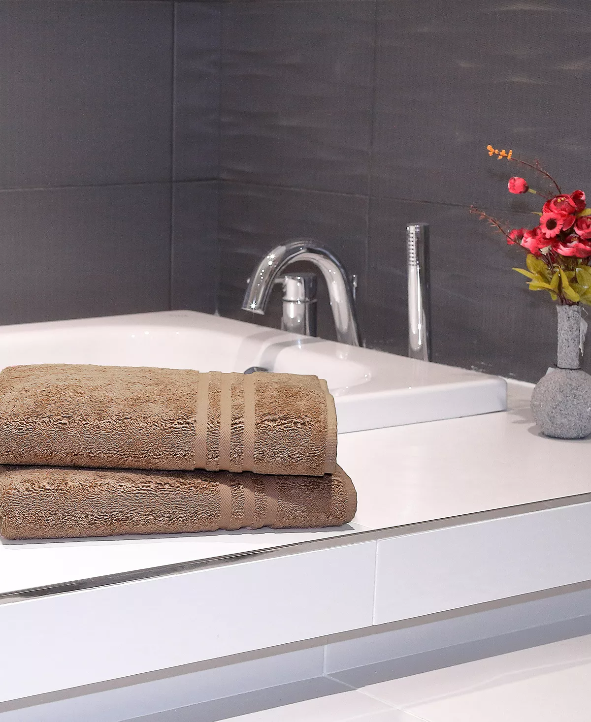 Linum Home Denzi 2-Pc. Bath Towel Set 11 Linum Home Denzi 2-Pc. Bath Towel Set - Image 9