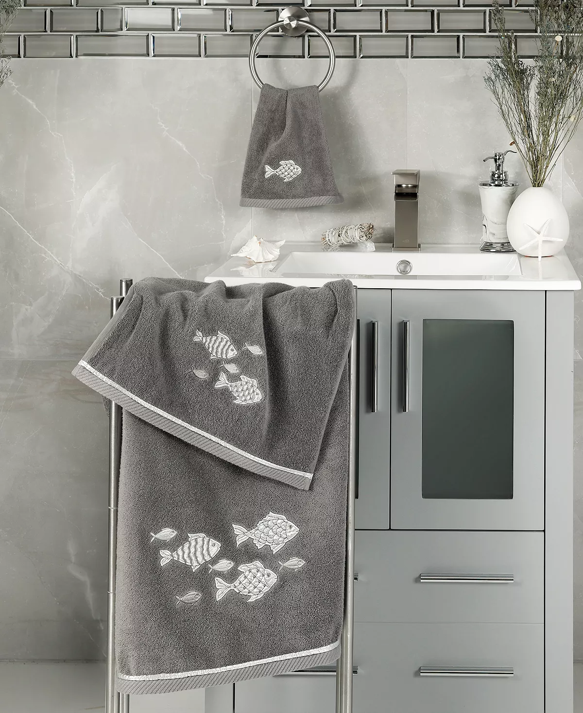 Linum Home Textiles Turkish Cotton Figi Embellished Fingertip Towel Set, 2 Piece 13 Linum Home Textiles Turkish Cotton Figi Embellished Fingertip Towel Set, 2 Piece - Image 11