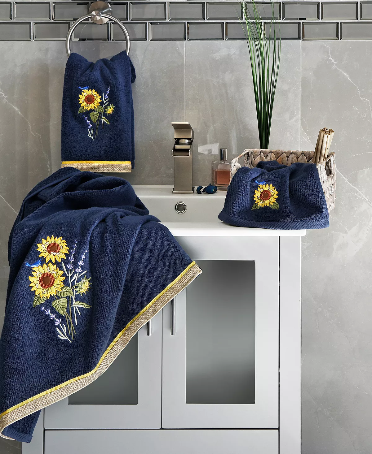 Linum Home Textiles Turkish Cotton Girasol Embellished Fingertip Towel Set, 2 Piece 11 Linum Home Textiles Turkish Cotton Girasol Embellished Fingertip Towel Set, 2 Piece - Image 9